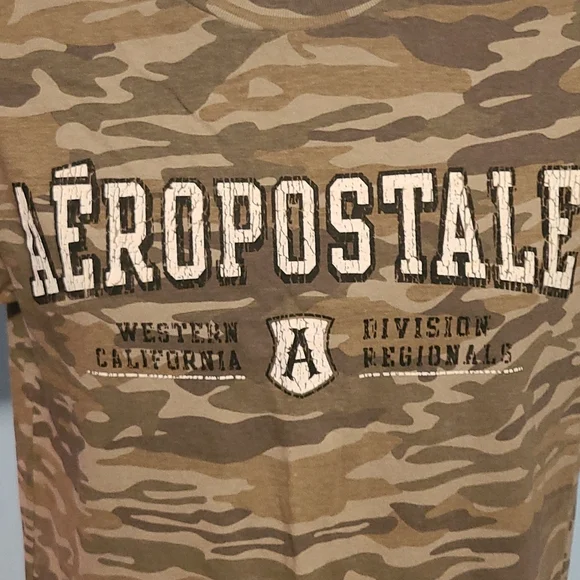 Men's Shirt - Picture 2 of 4